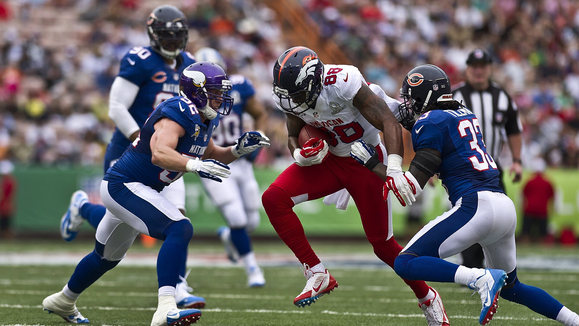 年度焦点之战之夜,爱德华兹彻底打爆防线