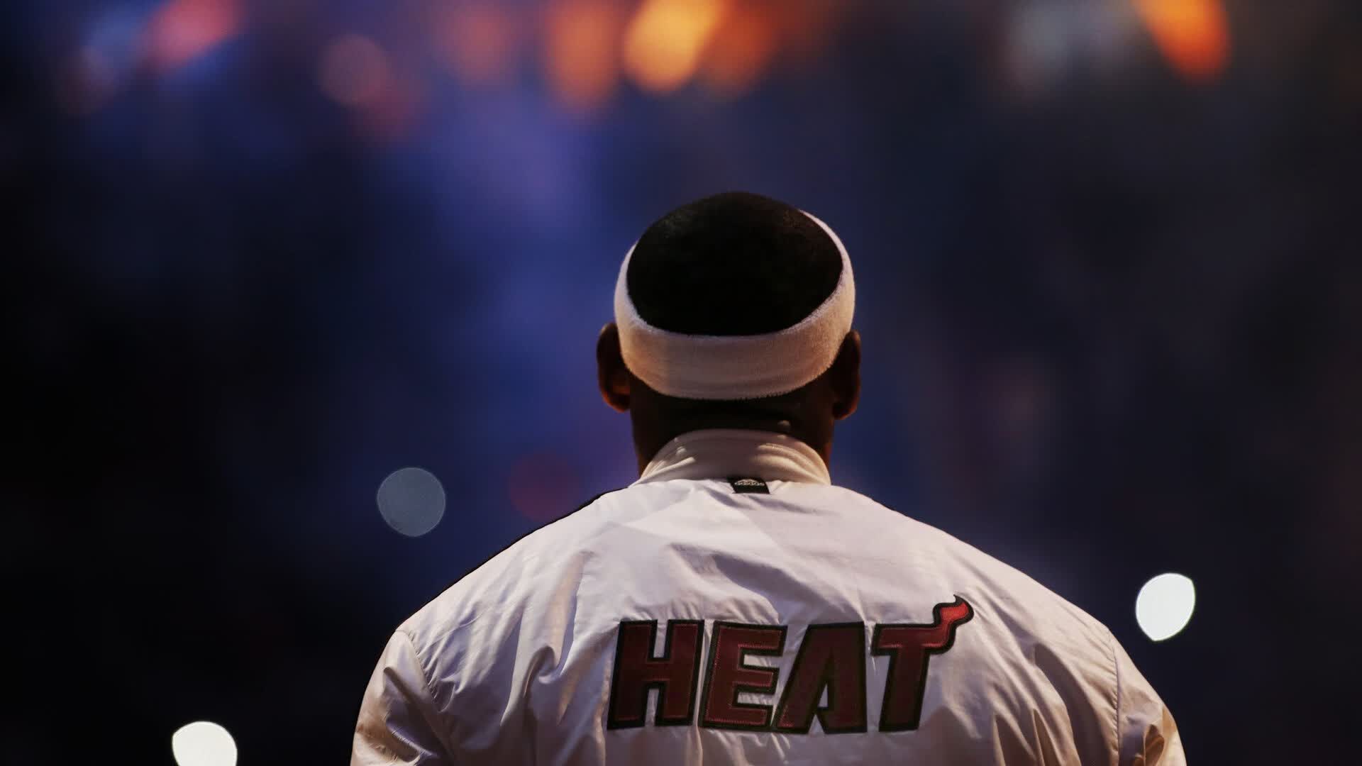 逆转之夜,当拜仁的铁血意志碾过摩洛哥的沙漠之魂,托尼用一记焰火点燃安联球场的星空